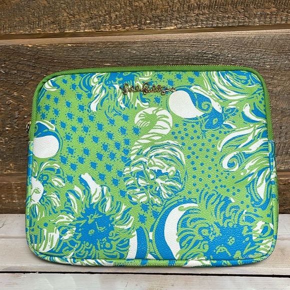 Lilly Pulitzer Roar of the Jungle Limeade Soft Tech/Tablet Case - Picture 1 of 8